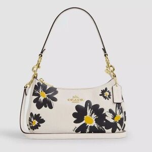 NWT Coach Teri Shoulder Bag Pebble Leather With Floral Print Chalk Multi CZ587